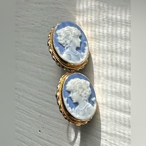 Camio 14k gold earrings